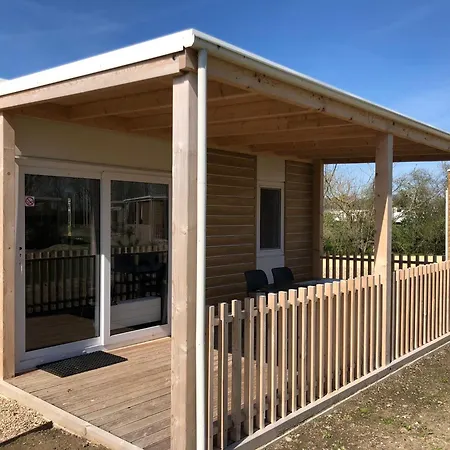 Chalé With Veranda, Near The Veluwemeer *